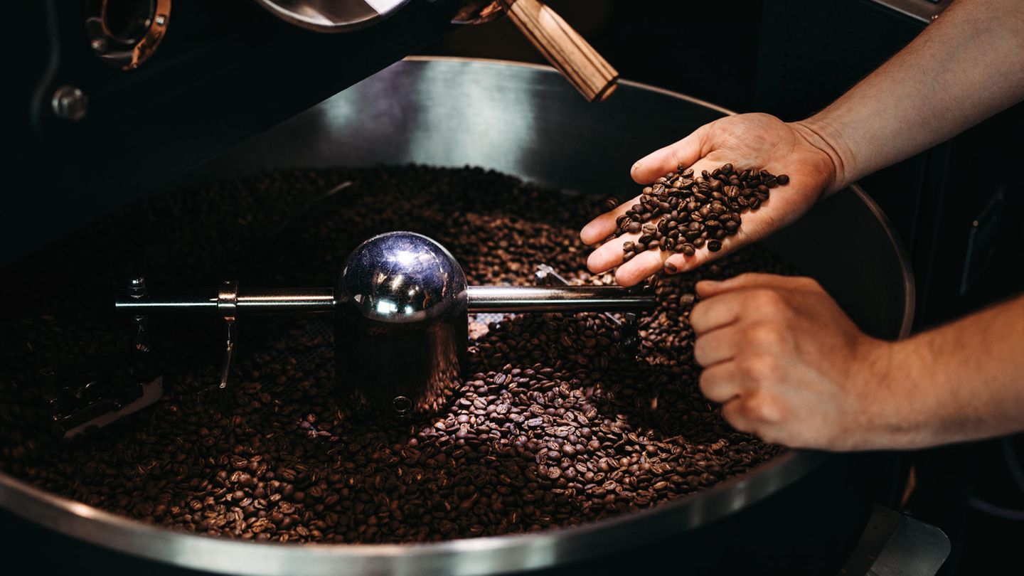 Naturmild  Naturmild bedeutet nicht Schonkaffee, sondern bezeichnet Kaffeebohnen mit geringem Gehalt an Säure, Bitterstoffen und Koffein. Sie liegen in der Veträglichkeit etwas unter dem Schonkaffee, sind jedoch oft kräftiger und komplexer im Geschmack.