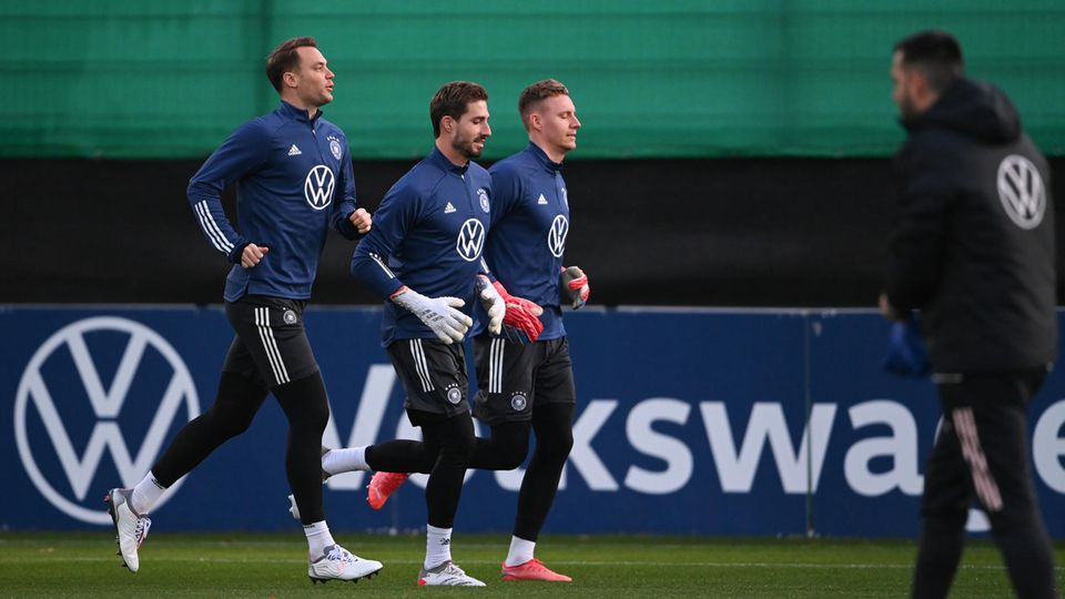 Ungeachtet des positiven Coronabefunds in den eigenen Reihen trainierte das DFB-Team am Nachmittag in Wolfsburg
