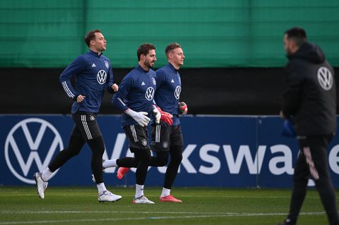 Ungeachtet des positiven Coronabefunds in den eigenen Reihen trainierte das DFB-Team am Nachmittag in Wolfsburg
