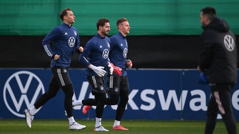 Ungeachtet des positiven Coronabefunds in den eigenen Reihen trainierte das DFB-Team am Nachmittag in Wolfsburg