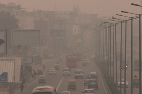 Smog in Indiens Hauptstadt: Höchste Warnstufe reicht nicht mehr aus: Das Atmen in Delhi ist lebensgefährlich