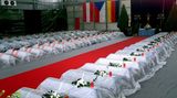 Die Särge der Opfer wurden später am Salzburger Flughafen aufgebahrt