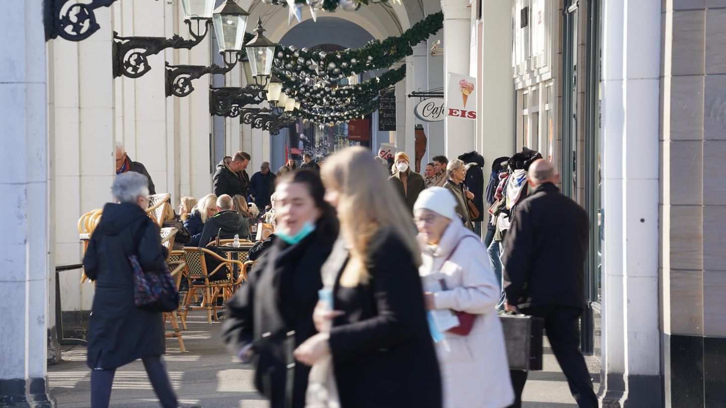Passanten in Hamburg