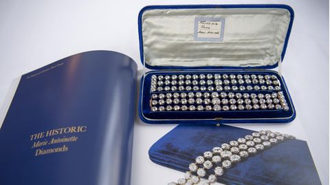 Die Diamant-Armbänder von Marie-Antoinette bei der Versteigerung