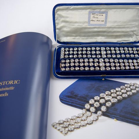 Die Diamant-Armbänder von Marie-Antoinette bei der Versteigerung