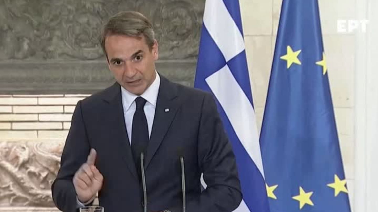 Greece: Prime Minister and journalist argue violently (video) Greece: Prime Minister and journalist argue violently (video)