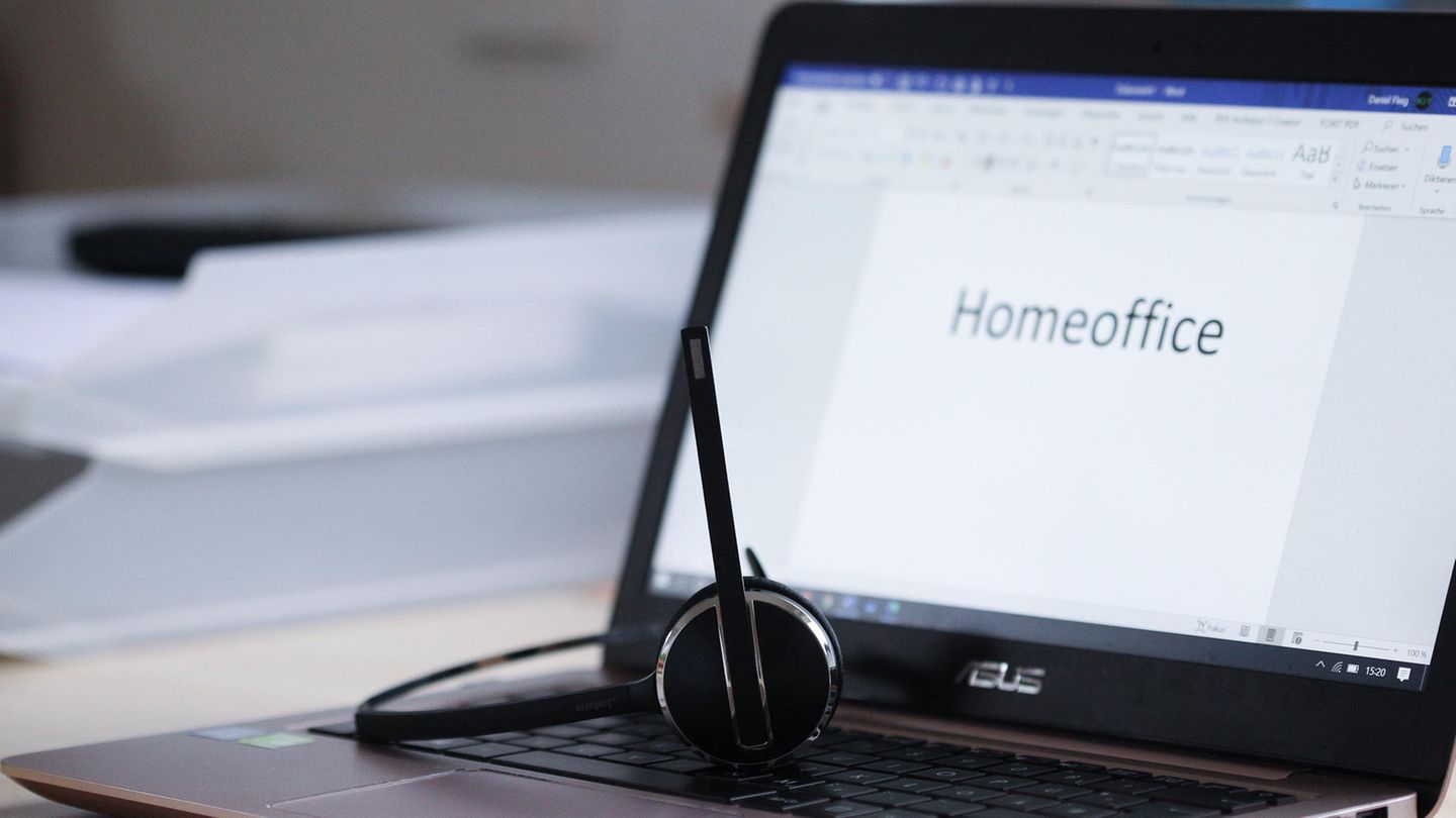 Arbeiten Angestellte in Portugal im Homeoffice, darf der Chef künftig keine Nachrichten nach Feierabend mehr schreiben