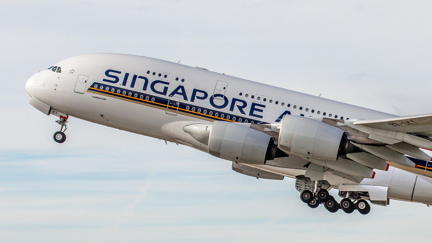 Singapore Airlines Airbus A380 Singapore Airlines Airbus A380