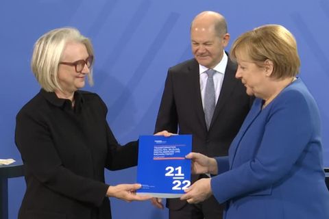 Video: Wirtschaftsweise erwarten 2022 Wachstumsschub
