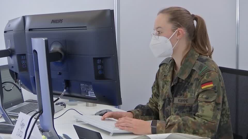 Video: Wer traf wen? Bundeswehr hilft bei Kontaktnachverfolgung