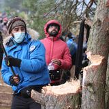 Viele der Geflüchteten versuchten mit Gewalt über die Granze nach Polen zu gelangen, angestiftet von belarussicher Seite.