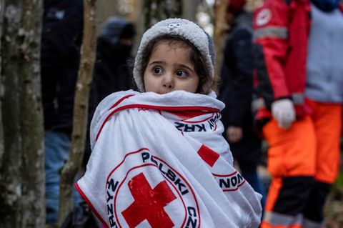 Das junge Mädchen kam mit ihrer kurdischen Familie aus dem Irak. Sie verbrachten 20 Tage im Wald und wurden acht Mal von Polen zurück nach Belarus geschickt.