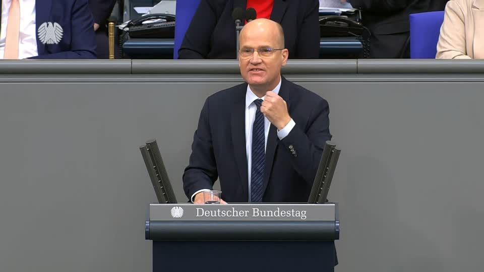 Video: Ampel-Entwurf zu Corona: Hitzige Debatte im Bundestag