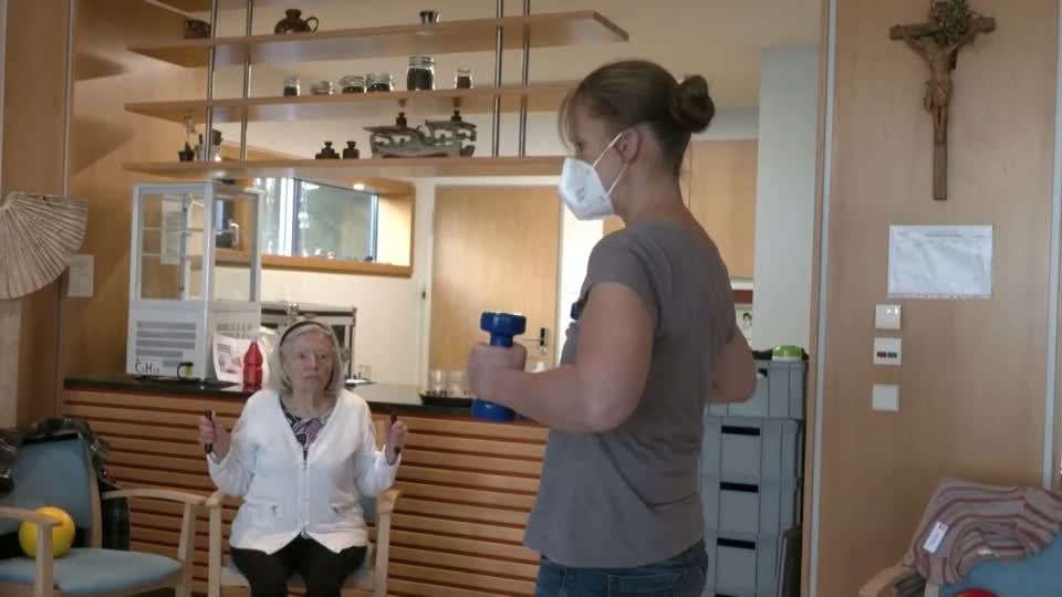 Video: Altenpfleger wünschen sich einheitliche Coronaregeln