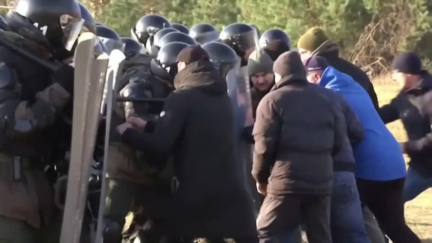 Ukraine: Border guards rehearse push-backs – “Stop intruders” (video)