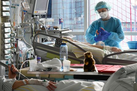 Auf der Covid-Station, einem Bereich der Operativen Intensivstation vom Universitätsklinikum Leipzig