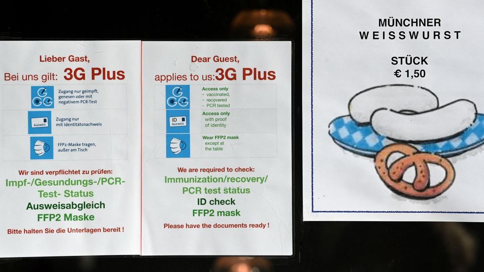 Ein Restaurant in München verlangt von seinen Gästen die Befolgung der 3G+-Regel