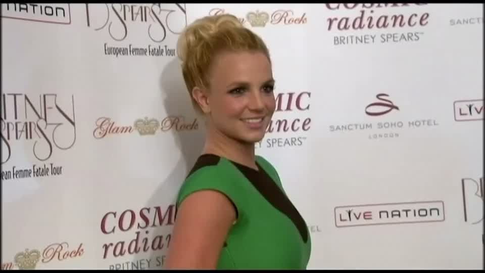 Ende der Vormundschaft: Die Spears-Spitze von "Free Britney" feiert auf den Straßen von L.A.