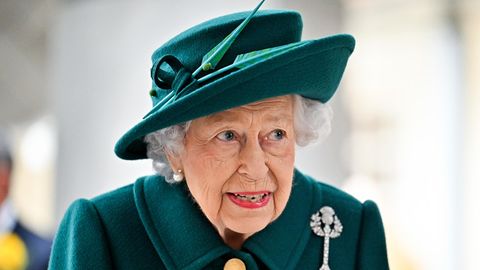 Queen Elizabeth muss ihren ersten öffentlichen Auftritt nach Wochen absagen.