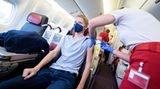 Impfzentrum an Bord einer Boeing 777 von Austrian Airlines
