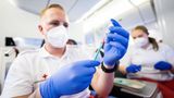 Impfzentrum an Bord einer Boeing 777 von Austrian Airlines