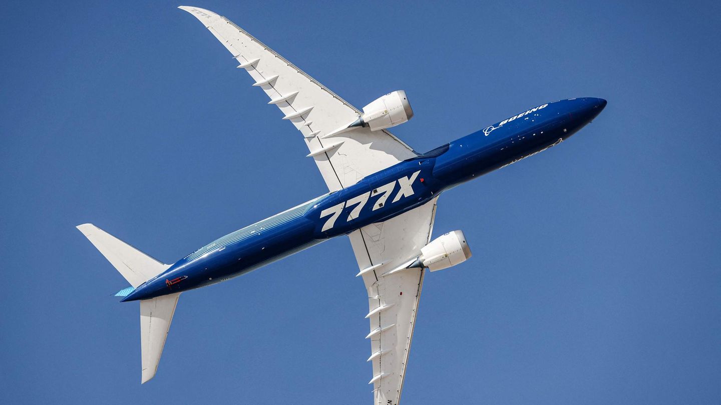 Dubai Air Show Boeing 777X