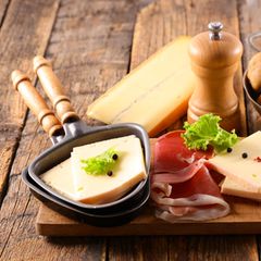 Mini-Raclettes sind ideal für kleine Personengruppen und sparen darüber hinaus Platz