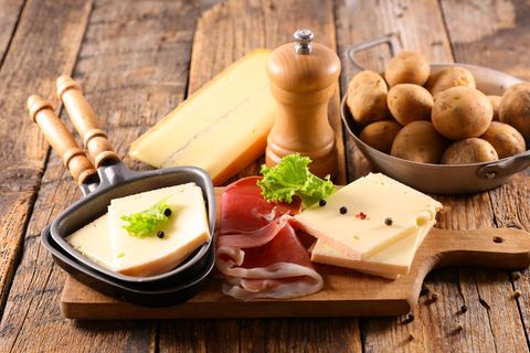 Mini-Raclettes sind ideal für kleine Personengruppen und sparen darüber hinaus Platz