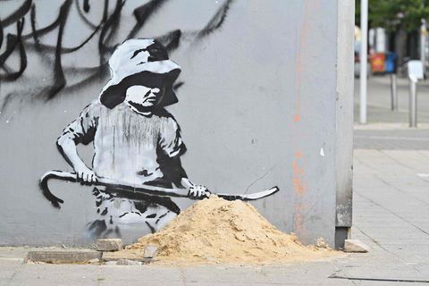 In Lowestoft sprühte Banksy ein sandburgbauendes Kind an eine Wand