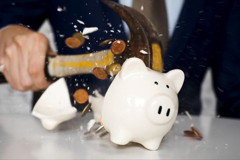 Negativzinsen sind mittlerweile bei Banken gängige Praxis - aber juristisch umstritten