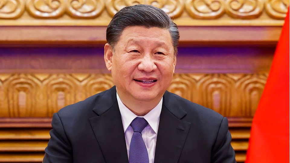 Portrait von Chinas Staatschef Xi Jinping