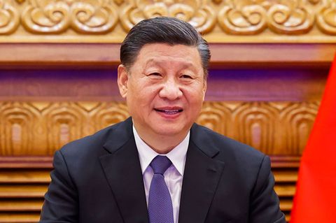 Portrait von Chinas Staatschef Xi Jinping