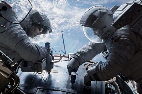 Sandra Bullock und George Clooney als Astronauten im Film Gravity
