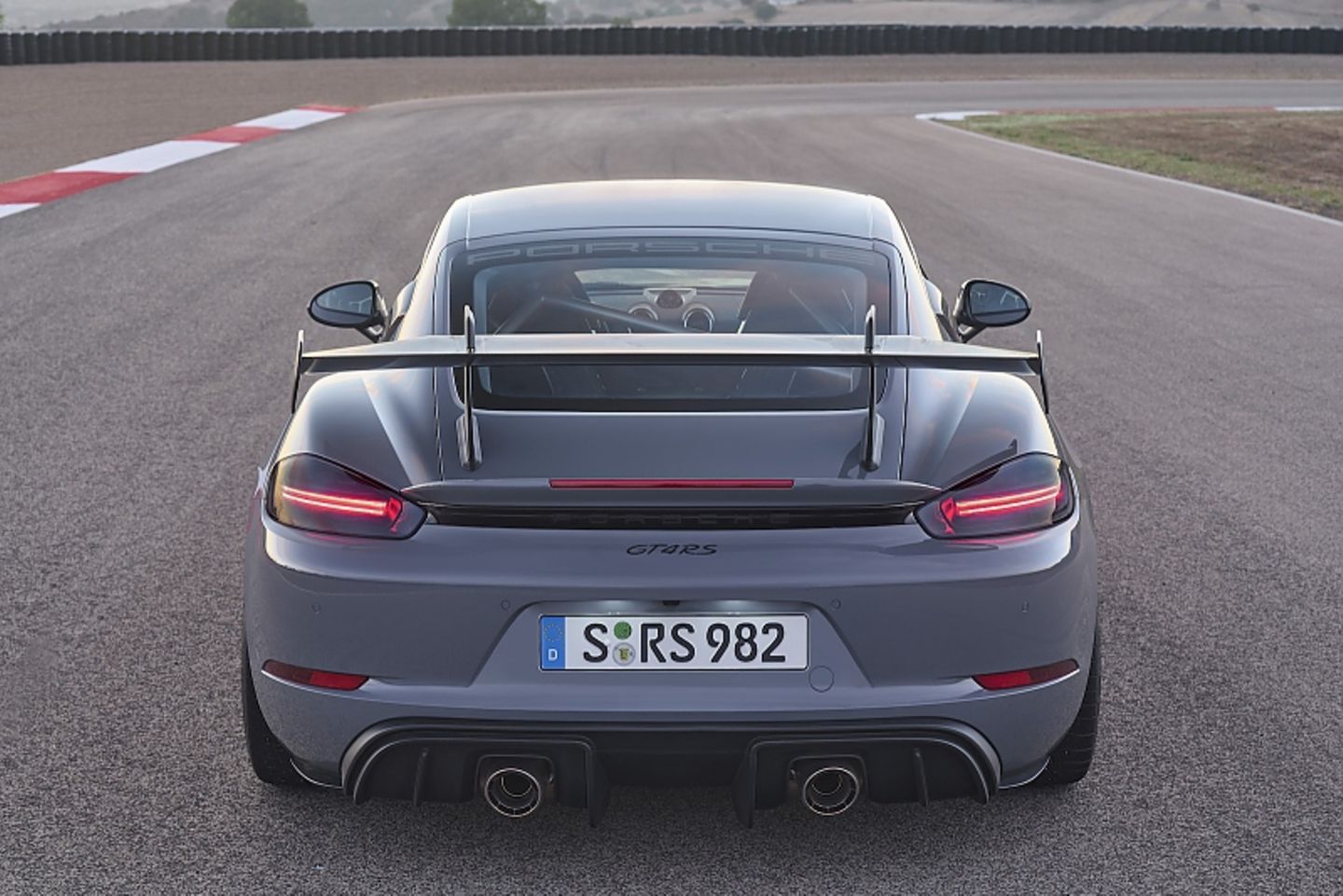 Porsche 718 Cayman GT4 RS