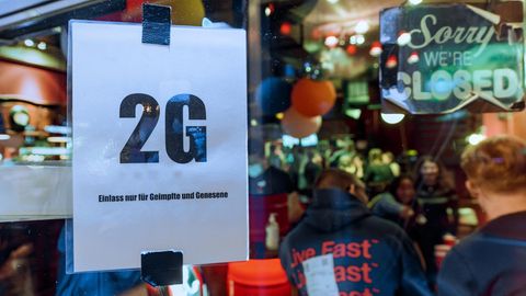 Schon seit August galt in Hamburg wahlweise 2G, jetzt wird es in Restaurants und Kneipen zur Pflicht