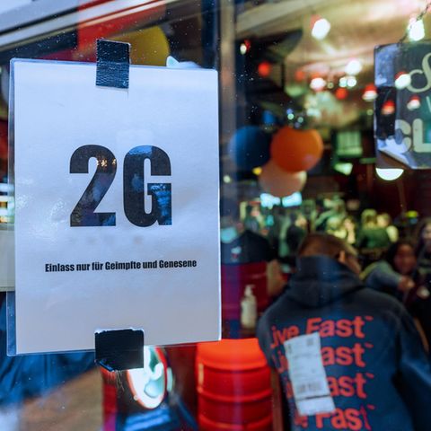 Schon seit August galt in Hamburg wahlweise 2G, jetzt wird es in Restaurants und Kneipen zur Pflicht