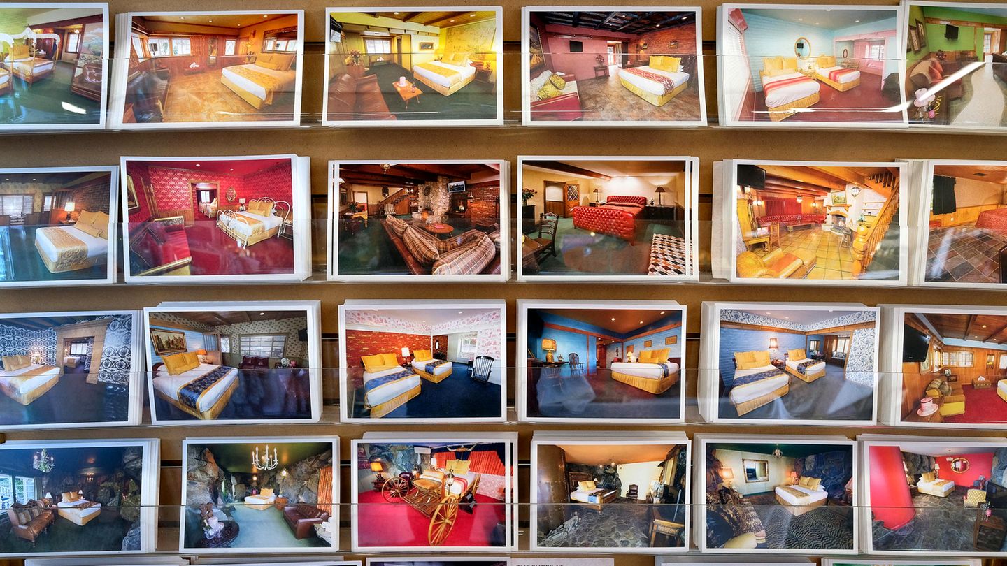 Von jedem Zimmer gibt es ein Postkarte. Eine genaue Übersicht der 110 verschiedenen Zimmer mit Beschreibungen finden Sie auf der Homepage unter www.madonnainn.com/hotel