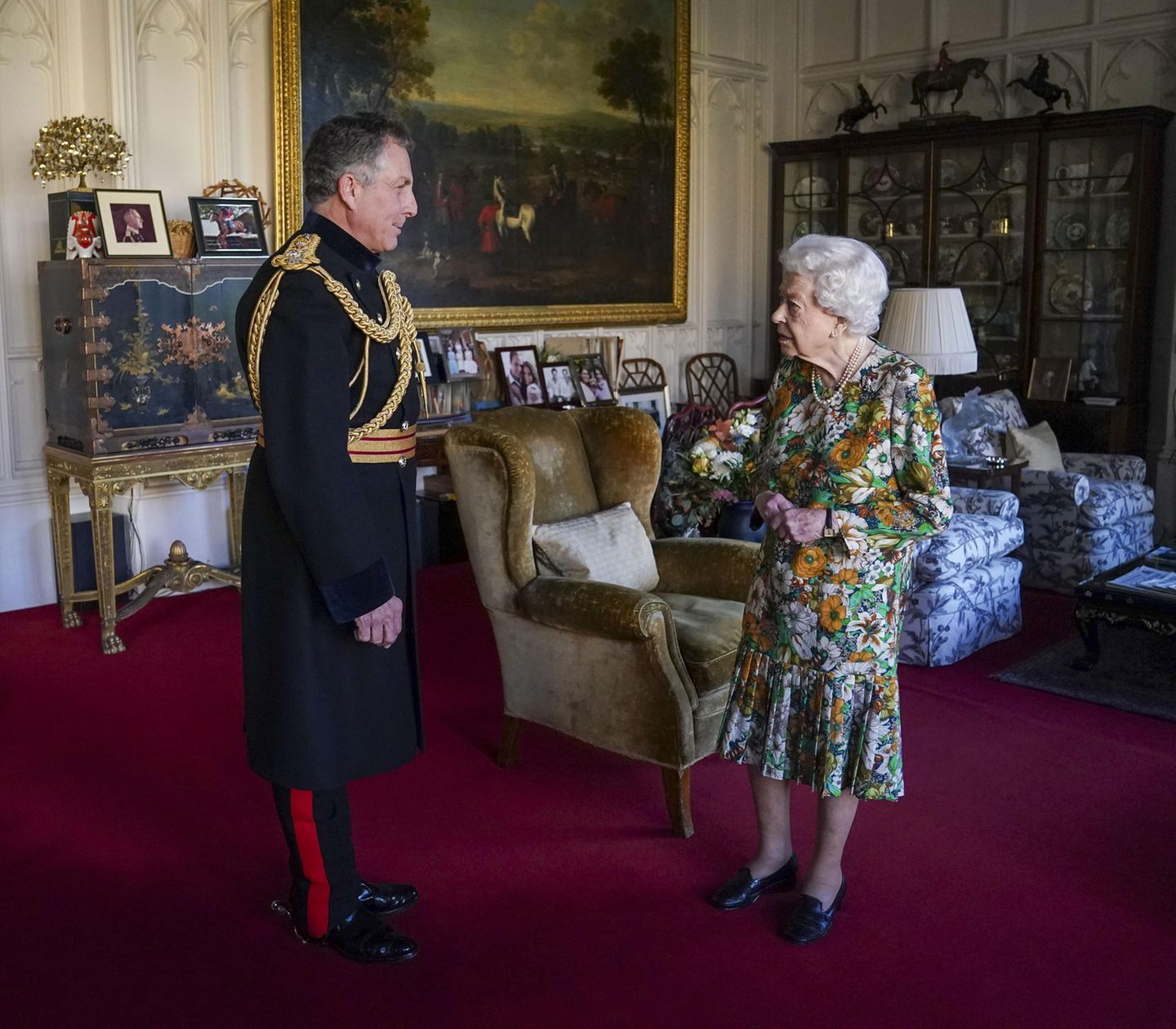 Vip News: Queen Elizabeth II. absolviert Termin auf Schloss Windsor