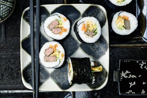 Zu sehen ist Kimbab, ein koreanisches Gericht
