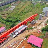 Die Brückenbaumaschine übernimmt nur die Endmontage, das aber in Rekordzeit. 