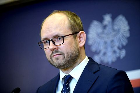 Krise zwischen Polen und Belarus: Polens Vize-Außenminister über Lage an Grenze: "Uns muss klar sein, dass es mit Wissen des Kremls geschieht"