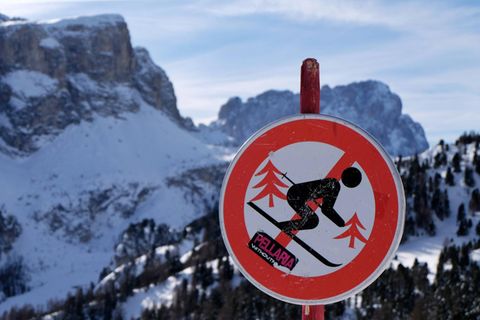 Reiseveranstalter muss Skireise erstatten