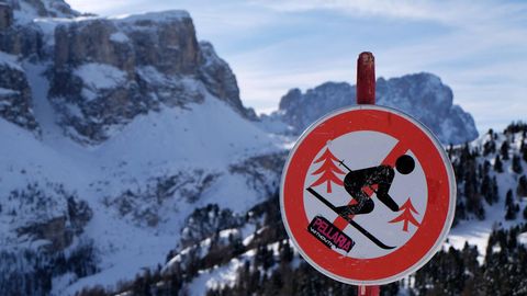 Reiseveranstalter muss Skireise erstatten