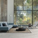 Sieht schick aus, das Wohnzimmer, oder? Aber das ist nicht alles, denn die eigenen Bedürfnisse müssen sich im Zimmer wiederspiegeln. Wer kleine Kinder hat, verzichtet besser auf weiße Sofas. Hundehalter brauchen keinen teuren Designer-Teppich. Und wer in seinem Wohnzimmer gerne lesen möchte, braucht eine Lampe dafür. Also: Hinterfragen Sie ihre Ansprüche - und gehen Sie danach shoppen!