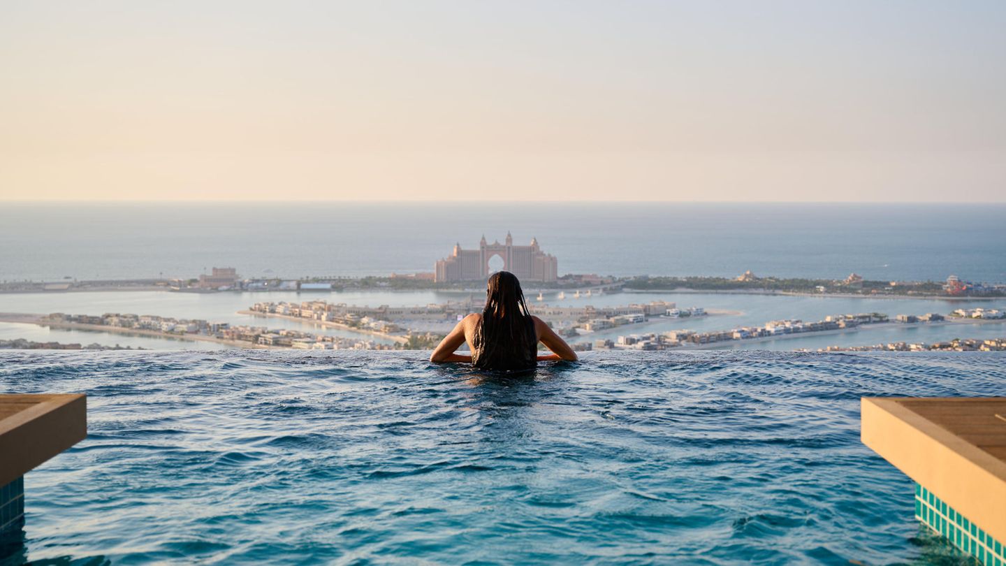 Aura Skypool