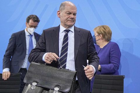 Corona Kampf Scholz und Merkel