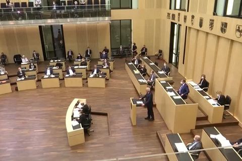 Video: 2G-plus und Co: Bundesrat billigt Änderung des Infektionsschutzgesetzes
