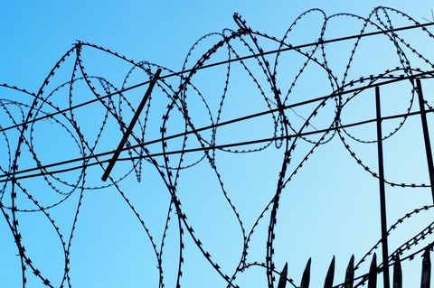 Zwei Frauen verbrachten fast ein halbes Jahr fälschlicherweise im Gefängnis 