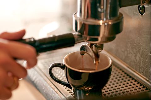 Kaffee-Liebhaber schwören auf Siebträger-Maschinen. Zu Recht? 