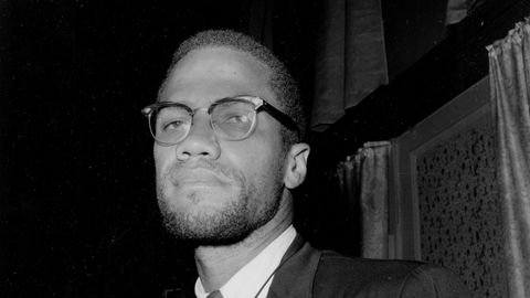 Ein Schwarzweiß-Foto von Malcolm X